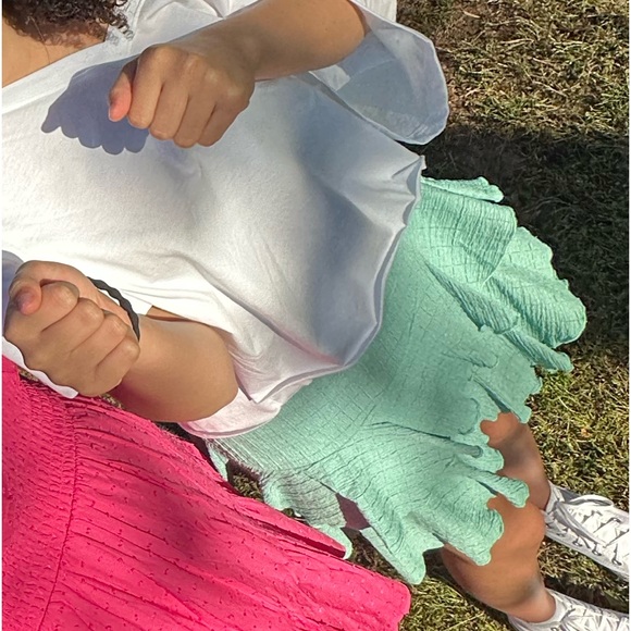 Green Skirt - Picture 3 of 4